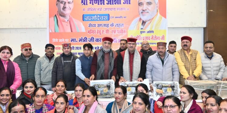 सेवा सप्ताह के तहत मसूरी श्रीराधाकृष्ण मंदिर के लिए ए.सी. एवं स्वयं सहायता समूहों की महिलाओं को सिलाई मशीन की गई वितरित   