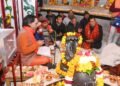 टपकेश्वर महादेव स्थित श्री संतोषी माता मंदिर के 26 वे स्थापना दिवस के अवसर पर कैबिनेट मंत्री डॉ प्रेमचंद अग्रवाल ने 1100 दीप द्वारा मां की दिव्या भव्य आरती की    