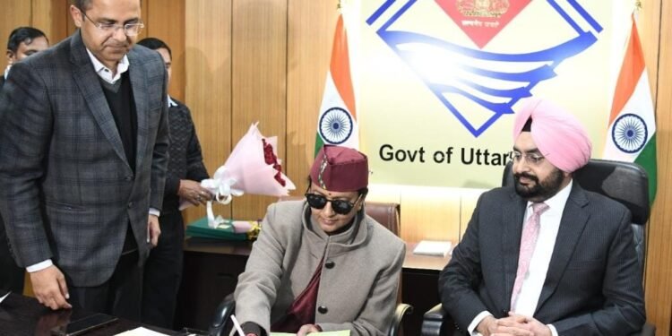 समान नागरिक संहिता- यूसीसी लागू करने से पहले प्रदेश में नौकरशाही के सर्वोच्च पद पर महिला अफसर की ताजपोशी ने दिया बड़ा संदेश