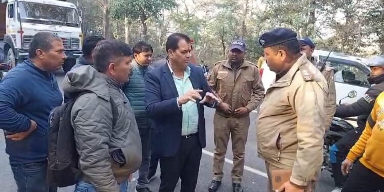  बेहद संवेदनशील मंत्री अग्रवाल : दुर्घटना में घायल चार लोगों को अपने सरकारी वहां पर बिठाया.. पढ़े पूरी खबर …