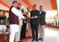 परेड ग्राउंड में आयोजित कार्यक्रम में सूचना विभाग की झांकी को प्रथम, ग्राम्य विकास विभाग को द्वितीय तथा उद्यान विभाग की झांकी को तृतीय स्थान प्राप्त हुआ