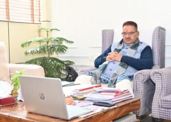 प्रधानमंत्री नरेंद्र मोदी की “परीक्षा पे चर्चा” कार्यक्रम के 07वें संस्करण को सुनते कैबिनेट मंत्री गणेश जोशी