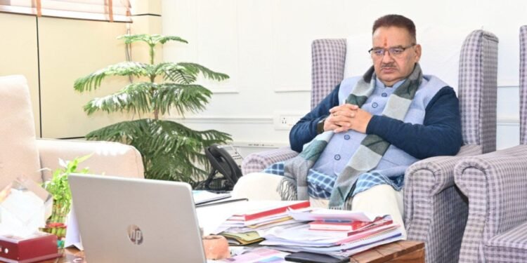 प्रधानमंत्री नरेंद्र मोदी की “परीक्षा पे चर्चा” कार्यक्रम के 07वें संस्करण को सुनते कैबिनेट मंत्री गणेश जोशी