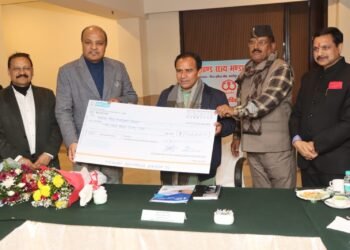 राजकीय भंडारण निगम के गोदामों में सोलर पैनल लगायें जाएंगे: डॉ धन सिंह रावत, सहकारिता मंत्री।