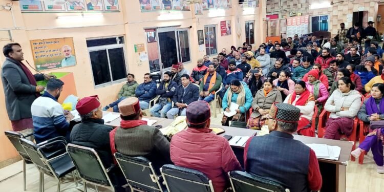 योजनाओं और कार्यों को गांव चलो अभियान के तहत हम सभी कार्यकर्ता गांव में प्रवास कर आम जनमानस से वार्तालाप कर योजनाओं के बारे में चर्चा करेंगे : सिद्धार्थ उमेश अग्रवाल