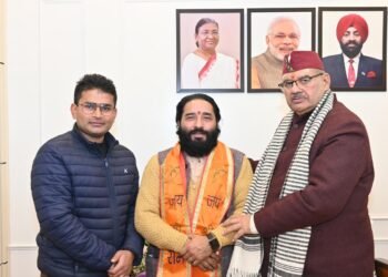 वर्ल्ड पीस मिशन के द्वितीय चरण का शुभारम्भ रविवार को उत्तराखंड के कैबिनेट मंत्री गणेश जोशी द्वारा अभियान का पोस्टर जारी कर किया    