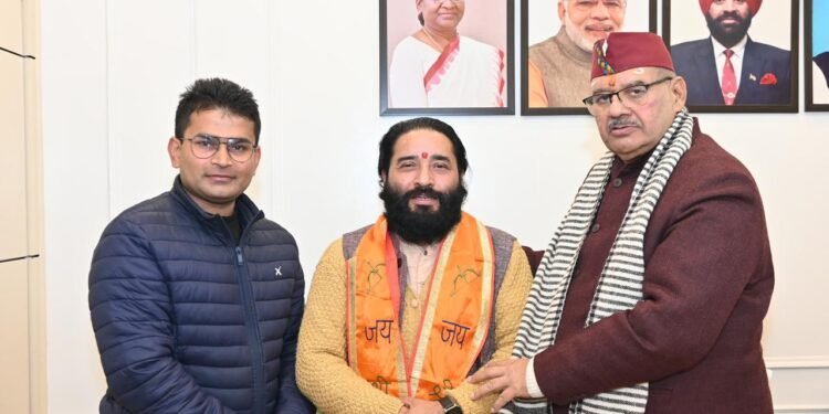 वर्ल्ड पीस मिशन के द्वितीय चरण का शुभारम्भ रविवार को उत्तराखंड के कैबिनेट मंत्री गणेश जोशी द्वारा अभियान का पोस्टर जारी कर किया