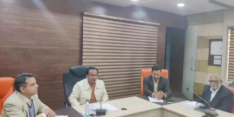 मंत्री जी ने कहा, ठंडी सड़क के निर्माण को शीघ्र तैयार करें डीपीआर