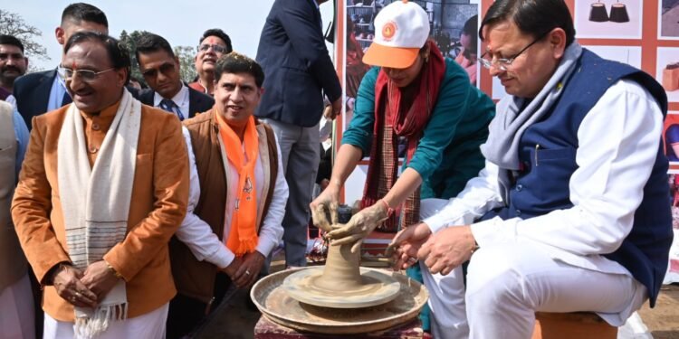 उत्तराखण्ड में सरकारी नौकरियों में महिलाओं को 30 प्रतिशत आरक्षण धामी जी ने दिया