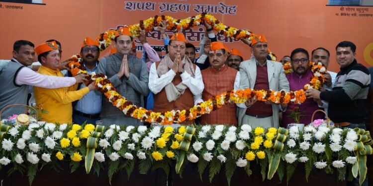 चंपावत में पशु फार्म की स्थापना इसी दृष्टिकोण के साथ की है कि दुधारू पशुओं की नस्ल में सुधार हो और प्रदेश में दुग्ध उत्पादन बढ़े: धामी