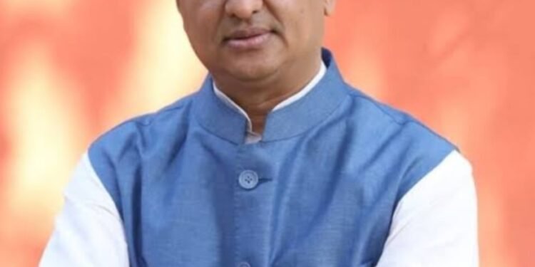 कोटद्वार.दिल्ली के बीच ट्रेन संचालन और बोगियों की संख्या वृद्धि बलूनी की पहल से ही संभव हो पाई.   