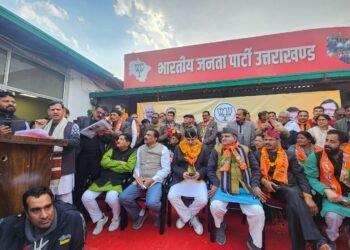 प्रदेश मुख्यालय में आज पार्टी ज्वाइन करने वालों की तादात इतनी अधिक रही कि कार्यक्रम को 3 पालियों में संपन्न करना पड़ा