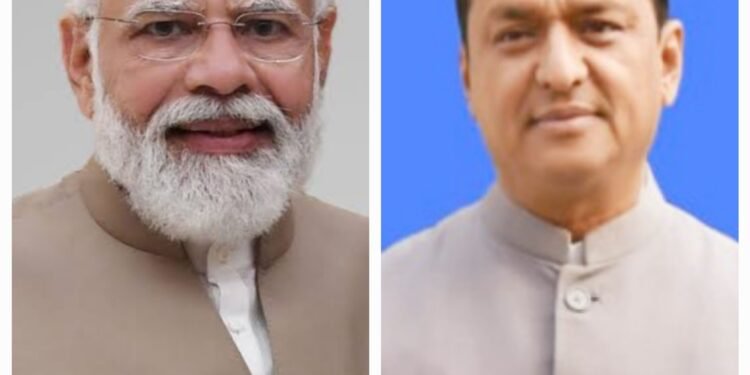 बलूनी ने कहा कि हमारे कार्यकर्ता ऊंचे मनोबल के साथ मोदी जी के रिपोर्ट कार्ड को लेकर जनता के बीच में जाकर जन जागरण कर रहे हैं. उत्तराखंड की जनता आदरणीय मोदी जी को पांचो कमल भेंट करेगी