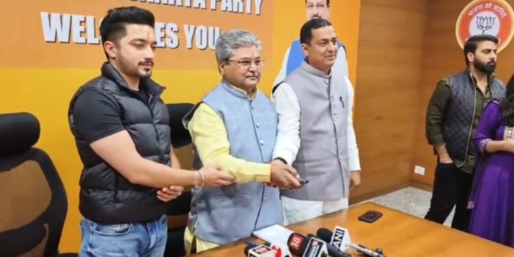 राष्ट्रीय मीडिया प्रभारी बलूनी की मौजूदगी में हुए इस कार्यक्रम में प्रभारी गौतम ने गाने से जुड़े सभी लोगों को शुभकामना दी