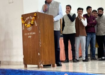 डी ए वी कॉलेज छात्र संघ सप्ताह में विशिष्ट अतिथि के रूप में शामिल होने का अवसर मिला इस मौके पर शुभकामनाएं देने के बाद छात्रों को संबोधित करते हुए कहा कि डी ए वी कॉलेज का अपना गौरवशाली इतिहास है और यह एक लम्बी विरासत का संवाहक है