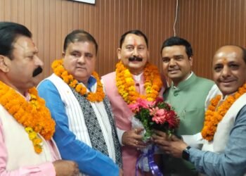 कांग्रेस के दो पूर्व विधायक, पूर्व जिला पंचायत अध्यक्ष समेत विभिन्न दलों के हजारों नेता कार्यकर्ताओं ने भाजपा का दामन थाम लिया