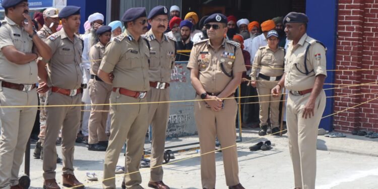 पुलिस महानिदेशक द्वारा नानकमत्ता क्षेत्र में हुए हत्याकांड के घटनास्थल का किया गया स्थलीय निरीक्षण
