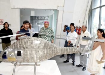 महाराज ने औचक निरीक्षण के दौरान संस्कृति निदेशक बीना भट्ट को निर्देश देते हुए कहा कि पूर्व में भी उनके द्वारा आर्ट गैलरी को व्यवस्थित करने के निर्देश दिए गए थे लेकिन अभी तक उसमें कोई प्रगति दिखाई नहीं दे रही है। इसलिए तत्काल प्रभाव से आर्ट गैलरी का समुचित संरक्षण कर व्यवस्थाओं को दुरुस्त किया जाये