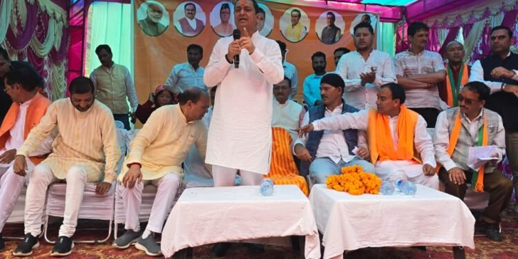 गढ़वाल से सांसद एवं भाजपा के राष्ट्रीय प्रमुख अनिल बलूनी ने ताबड़तोड़ भाजपा प्रत्याशी राजेंद्र भंडारी के पक्ष में चुनाव प्रचार किया.