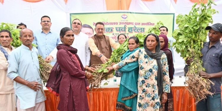 वृक्षारोपण के बाद मां की तरह पौधे का ध्यान रखें – कृषि मंत्री गणेश जोशी