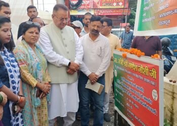 जलसंस्थान द्वारा 161 लाख की लागत से निर्मित होने वाले विकास कार्यों का शिलान्यास करते कैबिनेट मंत्री गणेश जोशी