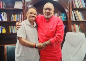 केंद्रीय वस्त्र मंत्री गिरिराज सिंह ने मंत्री जोशी द्वारा रखे गये सभी बिंदुओं पर सकारात्मक आश्वासन देते हुए आवश्यक कार्रवाई का आश्वासन दिया