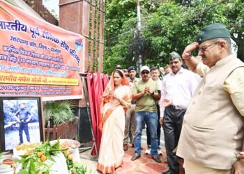 सैनिक कल्याण मंत्री गणेश जोशी ने गुरुवार को देहरादून में अमर शहीद हवलदार सुबाब सिंह सजवाण की स्मृति में निर्मित शहीद द्वार का अनावरण किया