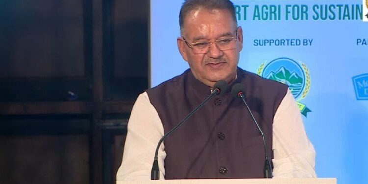 कृषि मंत्री ने कहा कि कृषकों को हित एवं उनकी आय को दौगुनी करने के उद्देश्य से स्टेट मिलेट मिशन, प्राकृतिक खेती, कृषि यंत्रीकरण, जीआई टैग सिंचाई प्रणाली, कृषि ड्रोन जैसे अहम योजनाओं का क्रियान्य प्रदेश सरकार द्वारा किया जा रहा है