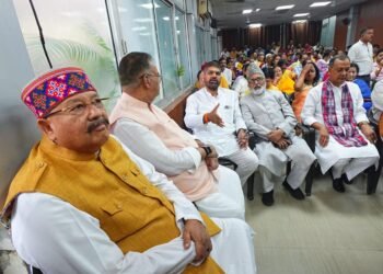 प्रदेश के कैबिनेट मंत्री सतपाल महाराज ने प्रदेश भाजपा मुख्यालय पहुंचकर विधिवत रूप से पार्टी की सदस्यता ग्रहण की