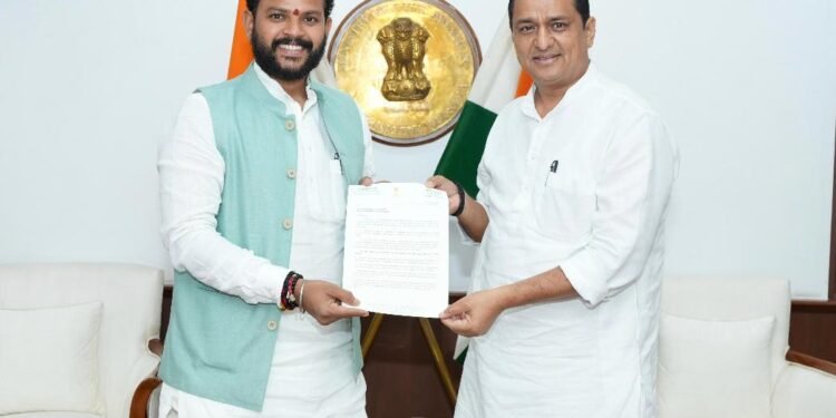 अनिल बलूनी ने गढ़वाल में एयर कनेक्टिविटी के विस्तार को लेकर केंद्रीय नागरिक उड्डयन मंत्री से की मुलाकात