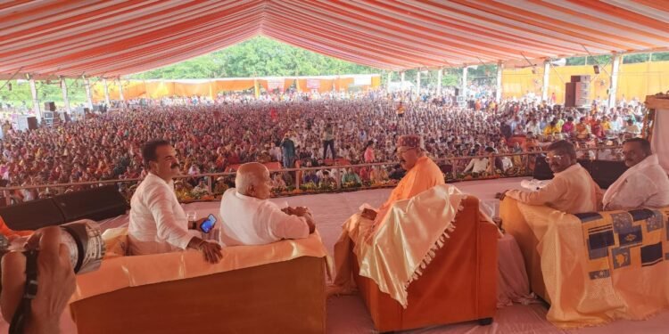 यूपी के कृषि मंत्री बोले महाराज ने रखी समाज को जोड़ने की बुनियाद