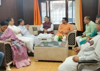 कैबिनेट मंत्री गणेश जोशी ने रुद्रप्रयाग स्थित भाजपा जिला कार्यालय पहुंचकर आगामी चुनावी रणनीति तथा सदस्यता अभियान के संबंध में विस्तृत चर्चा की 