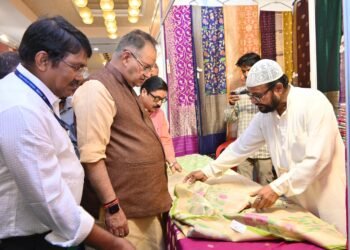 कृषि मंत्री गणेश जोशी ने कहा कि उत्तराखंड की जलवायु शहतूती, एरी, मूंगा व टसर जैसे रेशम उत्पादन के लिए उपयुक्त है, 