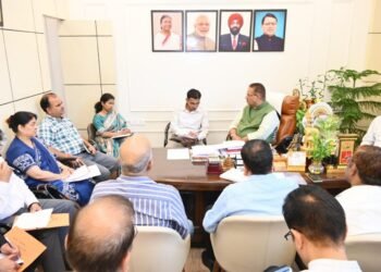 कैबिनेट मंत्री गणेश जोशी के निर्देश देहरादून मसूरी रोपवे निर्माण का कार्य तेजी से किया जाए