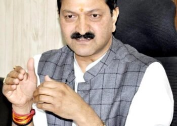 बैठक मै तय किया गया गया कि आपदा प्रबंधन सचिव व कमिश्नर गढ़वाल अक्टूबर प्रथम सप्ताह में ज्योतिर्मठ जा कर आपदा प्रभावितों व स्थानीय लोगों के साथ बैठक कर समस्याओं को सुनेंगे