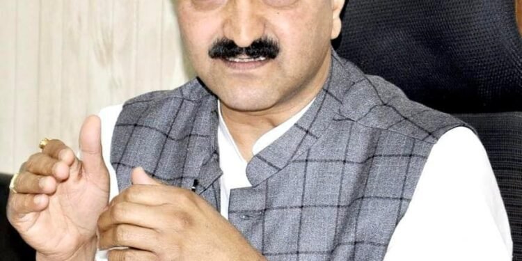 बैठक मै तय किया गया गया कि आपदा प्रबंधन सचिव व कमिश्नर गढ़वाल अक्टूबर प्रथम सप्ताह में ज्योतिर्मठ जा कर आपदा प्रभावितों व स्थानीय लोगों के साथ बैठक कर समस्याओं को सुनेंगे