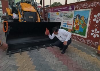 प्राधिकरण ने 37 लाख लागत से नई जेसीबी की क्रय, उपाध्यक्ष महोदय ने नारियल तोड़कर किया शुभारंभ 