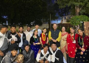 दीपावली के अवसर पर कैबिनेट मंत्री गणेश जोशी के देहरादून स्थित शासकीय आवास पर गोर्खाली समाज के रंगकर्मी बच्चों ने भाईलों उत्सव का आयोजन किया