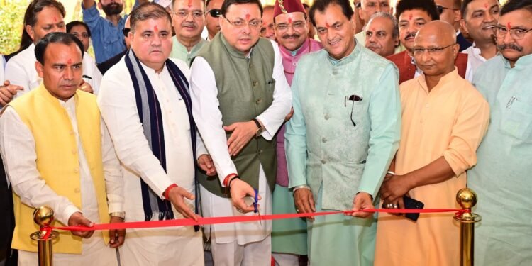 उत्तराखण्ड निवास में हमारे पारंपरिक व्यंजनों की व्यवस्था की जाए : धामी