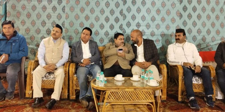 शिवगंगा एनक्लेव की सभी समस्याओं का प्राथमिकता से निराकरण किया जायेगा