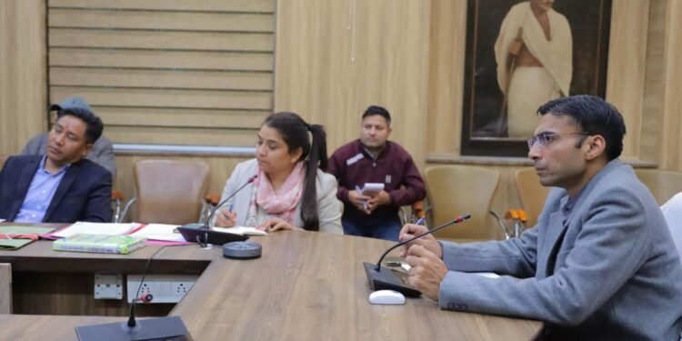 हर एक जीवन अमूल्य सड़क/सुधारीकरण के दृष्टिगत प्रस्तावों के निर्देश महज औपचारिक नहीं समुचित सड़क का सुधारीकरण किया जाना आवश्यक है।