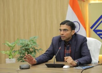 अपंजीकृत मदरसों के खिलाफ कार्रवाई: जिलाधिकारी की बड़ी पहल”