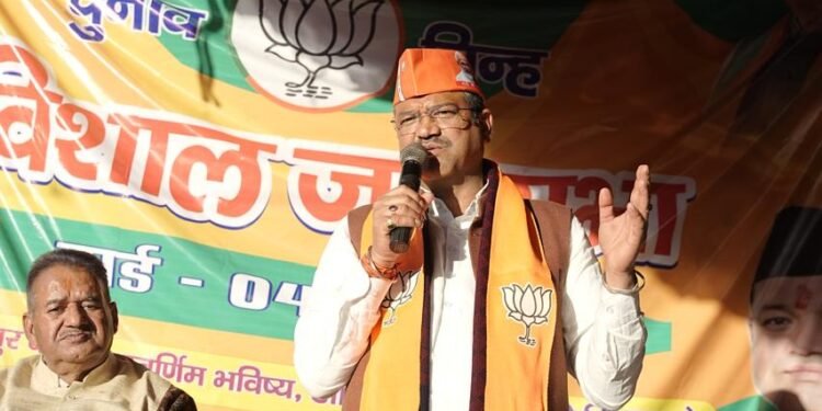 भाजपा मेयर प्रत्याशी सौरभ थपलियाल ने कई स्थानों पर जाकर जनसभा एवं जनसंपर्क किया। 