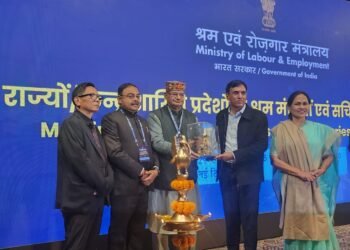 नई दिल्ली में केंद्रीय मंत्री डॉ. मनसुख मांडविया की अध्यक्षता में आयोजित कई राज्यों और केंद्र शासित प्रदेशों के श्रम मंत्रियों के साथ राष्ट्रीय सम्मेलन में प्रतिभाग करते कृषि एवं ग्राम्य विकास मंत्री गणेश जोशी