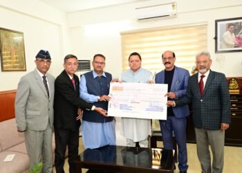 उत्तराखंड के सैनिक कल्याण मंत्री गणेश जोशी ने मुख्यमंत्री धामी को उत्तराखंड पूर्व सैनिक कल्याण निगम लिमिटेड (उपनल) से एक करोड़ रुपये की धनराशि का चैक मुख्यमंत्री राहत कोष के लिए प्रदान किया
