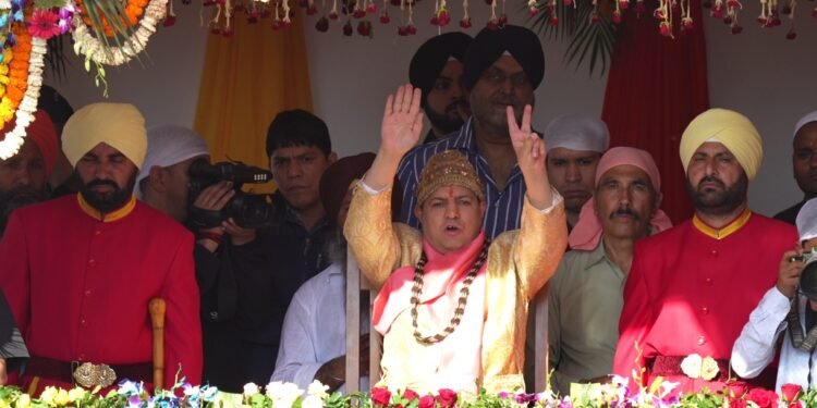 श्री महाराज जी ने कहा कि श्री झण्डा महोत्सव मेला प्रेम, सदभावना, आपसी भाईचारा, सौहार्द, उल्लास व अमन-चैन का संदेश देने वाला मेला है