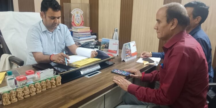 मुख्य कार्याधिकारी ने बैठक में कहा यात्रा से पहले मंदिर समिति के विश्रामगृहों में सौंदर्यीकरण,विद्युत, पेयजल, स्वच्छता, आवासीय व्यवस्था, सीसीटीवी की उपलब्धता आदि हेतु कार्य हो रहा है