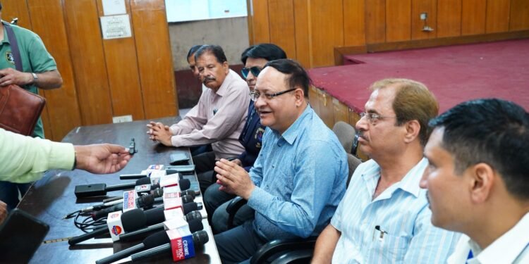 किसी भी व्यक्ति के मातावाला बाग में प्रवेश पर पूर्णत रोक तब रहेगी जब तक मातवाला बाग में प्रवेश नियमवाली नहीं बन जाती है व नए कुश्ती कोच की नियुक्ति नहीं हो जाती है प्रवेश पर रोक प्रभावी रहेगी