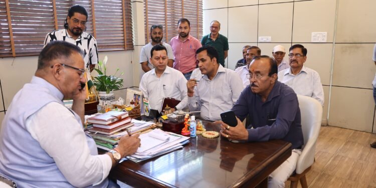 डोभालवाला में पेयजल संकट पर तुरंत कार्यवाही के आदेश किए गए जारी: कैबिनेट मंत्री गणेश जोशी 