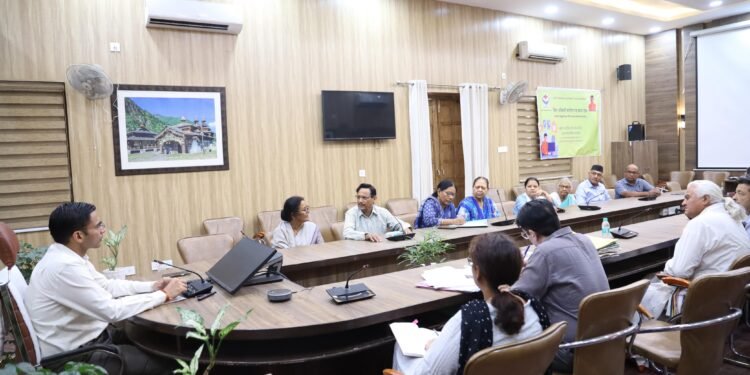 आंदोलनकारियों की समस्याओं का हरसंभव निस्तारण किया जाएगा : डीएम 